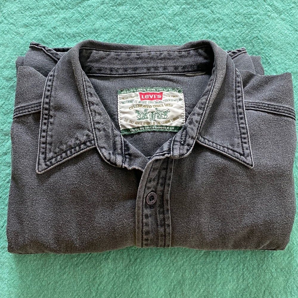 Vintage levis black long sleeve button up